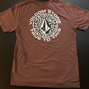 Mens large Volcom tee.
